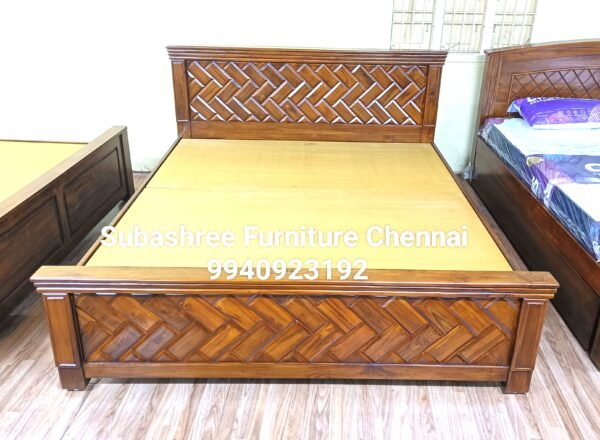 Teakwood trendy design heavy weight cot